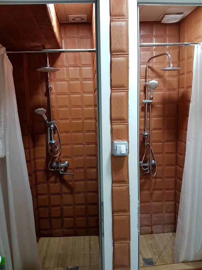 Tbilisi Yard Hostel Exteriör bild
